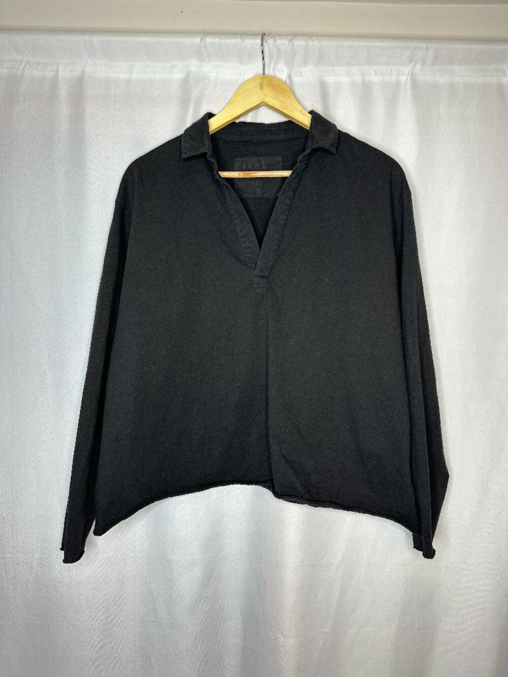 Frank & Eileen Black Patrick Popover Henley, MEDIUM Minimalist Preppy Elevated